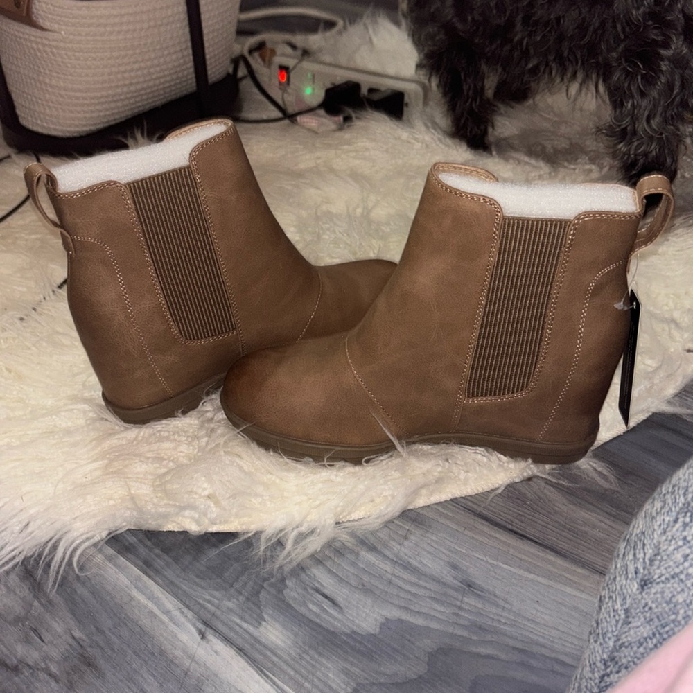 Size 8 tan boots ✨❤️